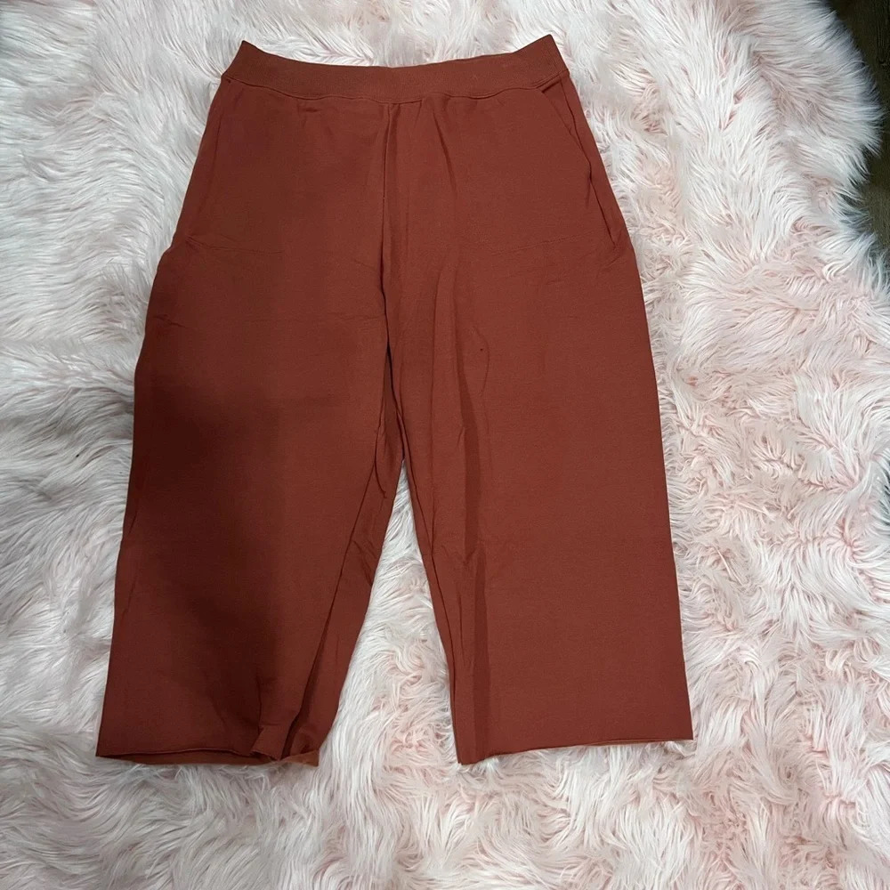 Nike Yoga Luxe Women's
Cropped Fleece Pants